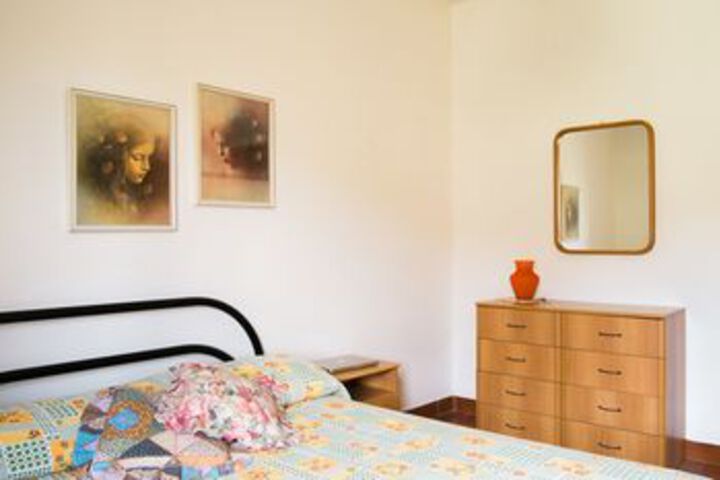 Room 10 of 37