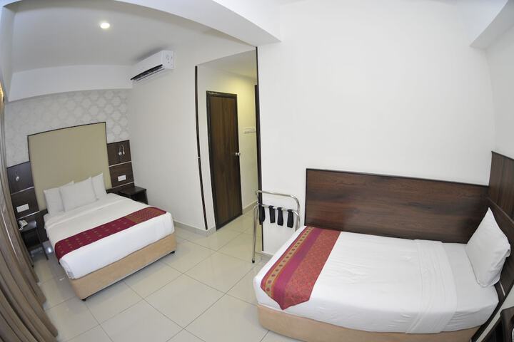 Room 6 of 49