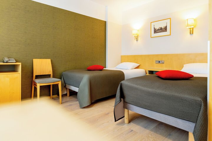 Room 46 of 101
