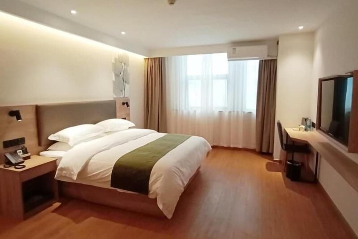 Room 8 of 52