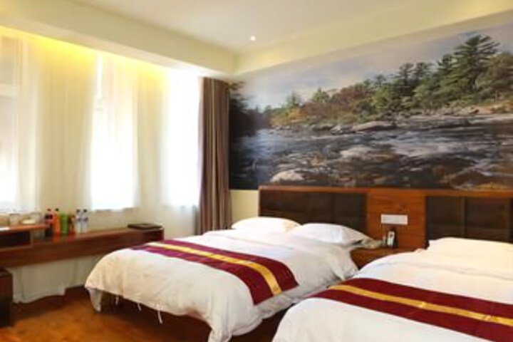 Room 8 of 8
