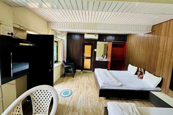 Room 7 of 28