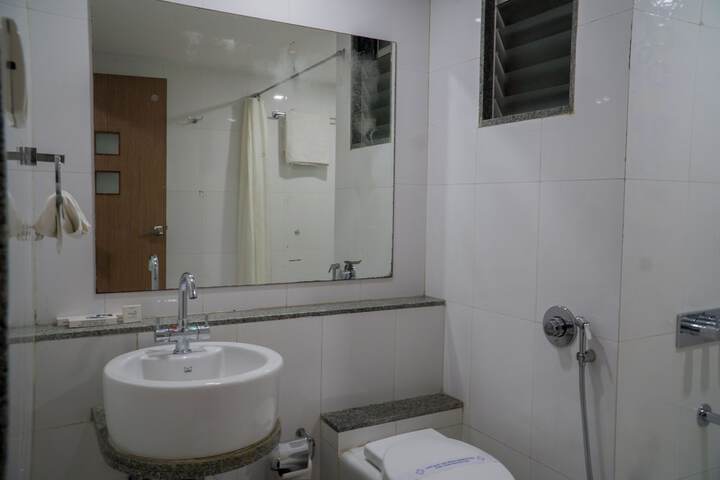 Room 47 of 86