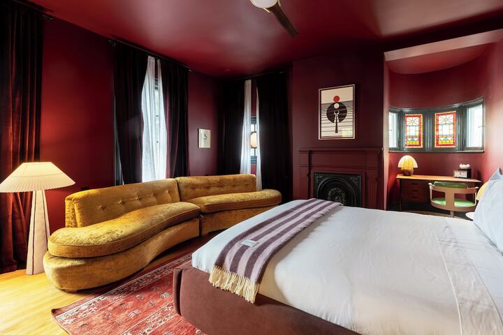 Room 15 of 33
