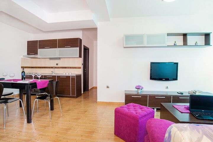 Room 52 of 132