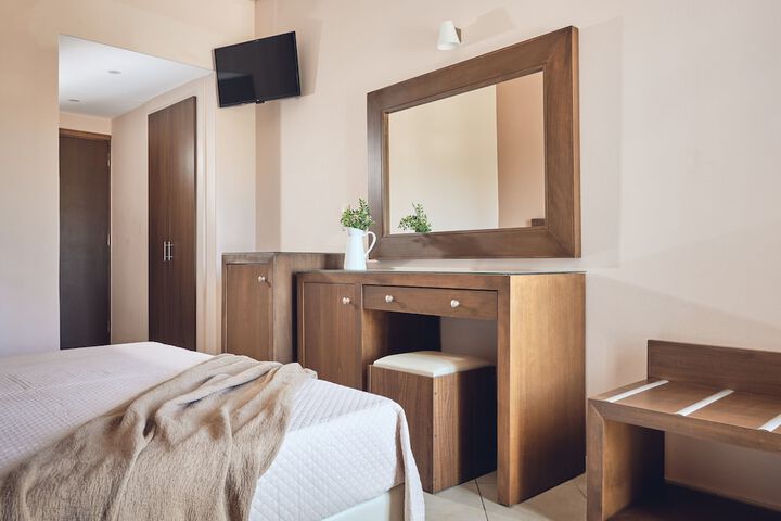 Room 18 of 34