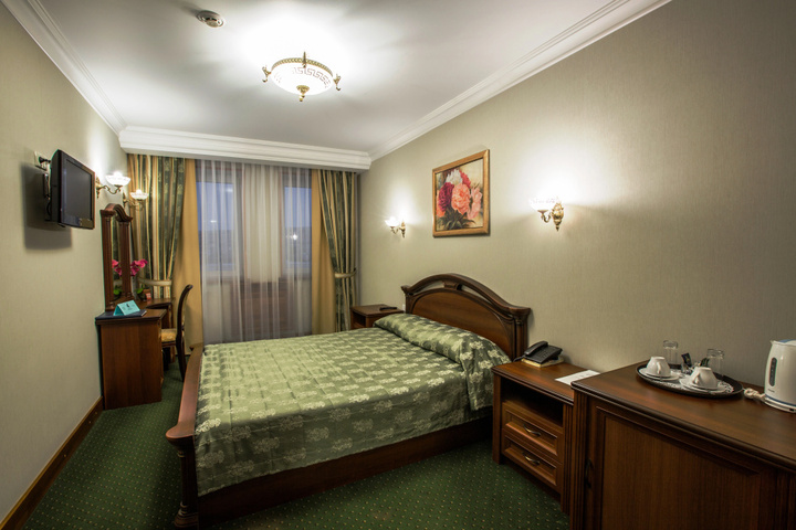 Room 4 of 36