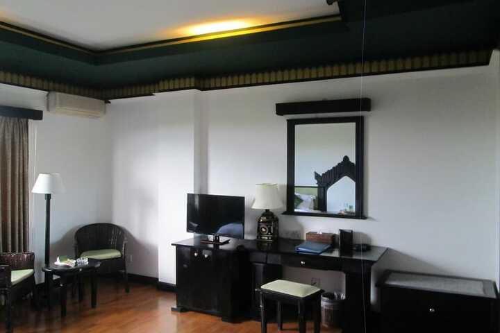 Room 23 of 61