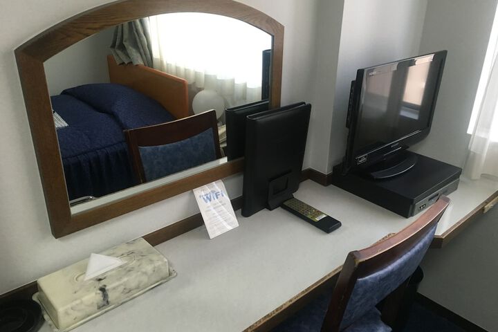 Room 9 of 53