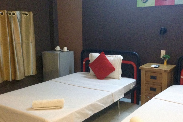 Room 5 of 34