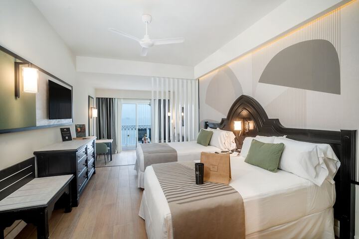 Room 20 of 153
