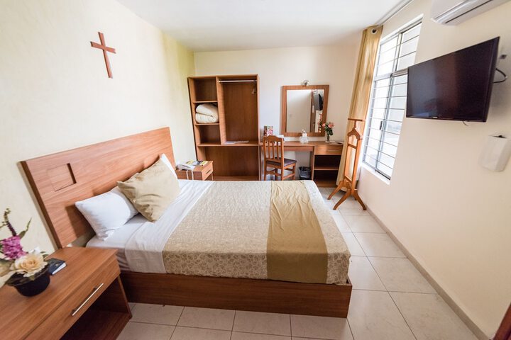 Room 12 of 38