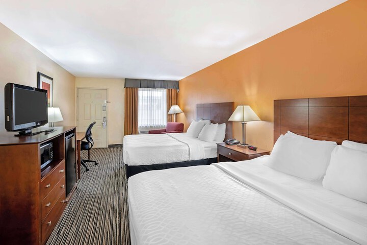 Room 4 of 24
