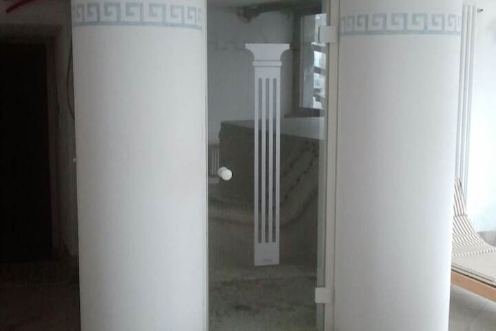 Room 44 of 61