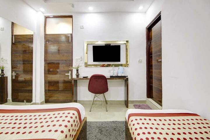 Room 25 of 46