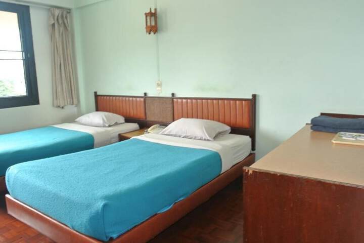 Room 16 of 39