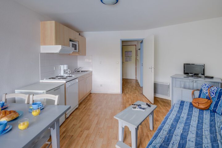 Room 10 of 25