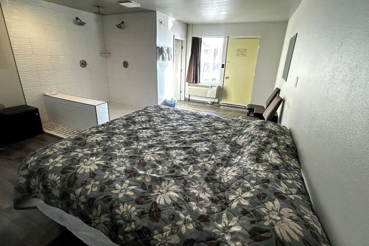 Room 6 of 29