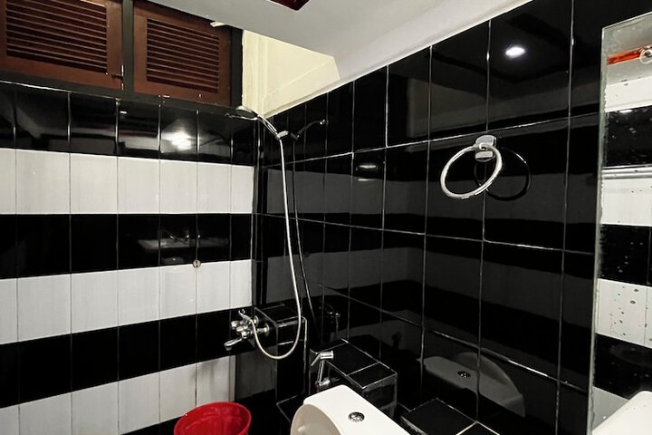 Room 43 of 62