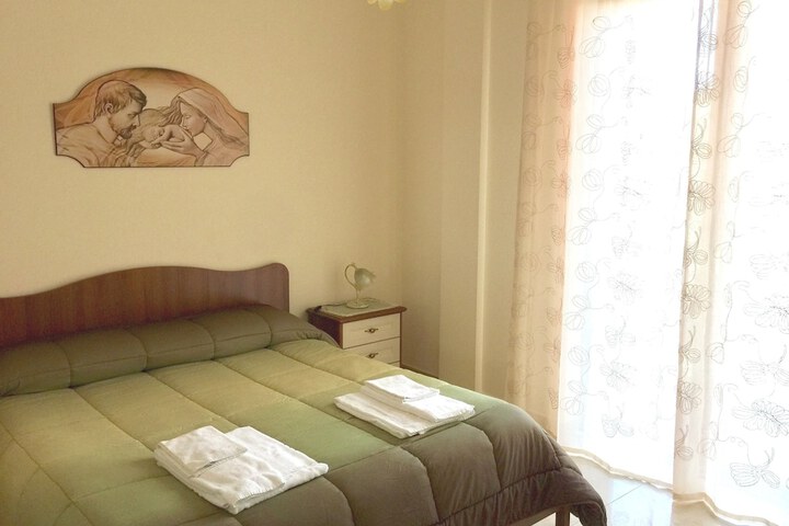 Room 25 of 240
