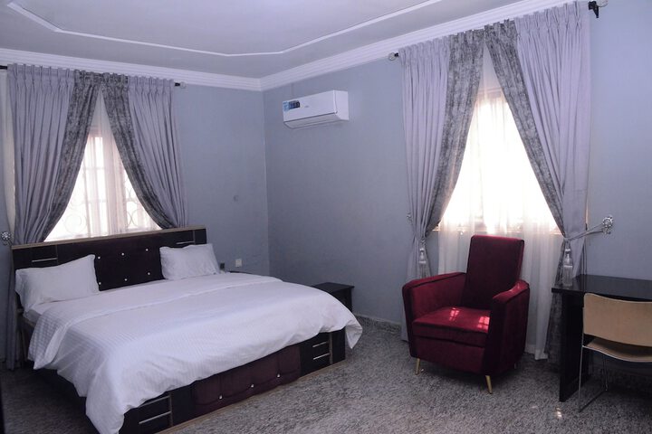 Room 10 of 79