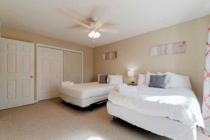 Room 4 of 40