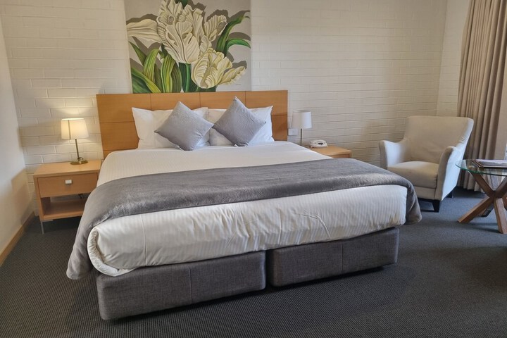 Room 15 of 27