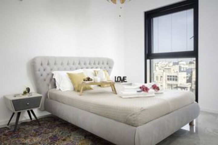Room 55 of 153