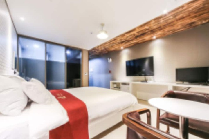Room 12 of 60
