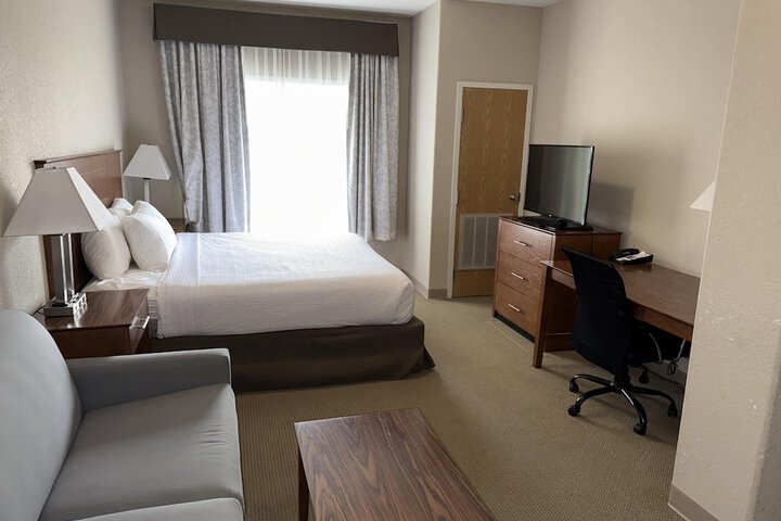 Room 10 of 28