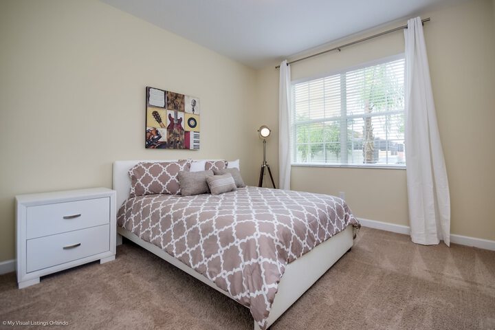 Room 12 of 50