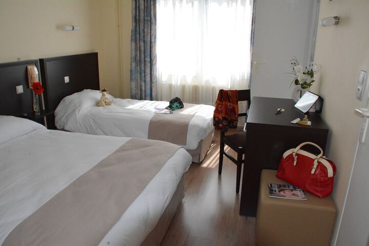 Room 16 of 80