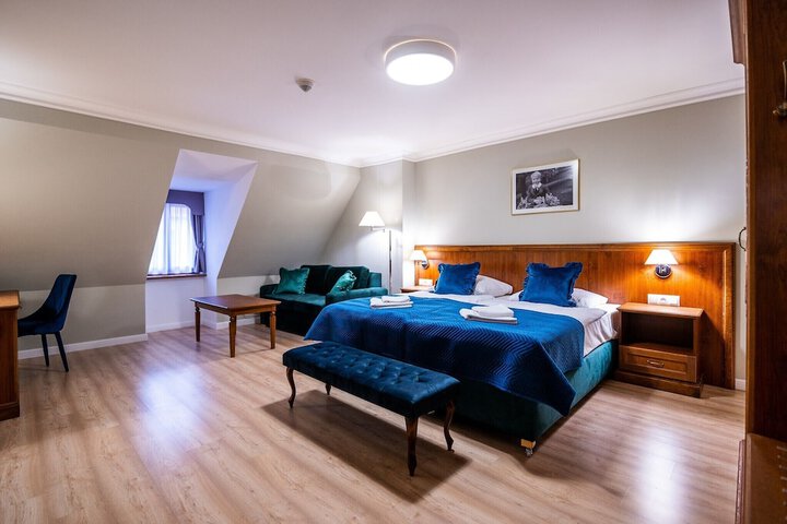 Room 10 of 95