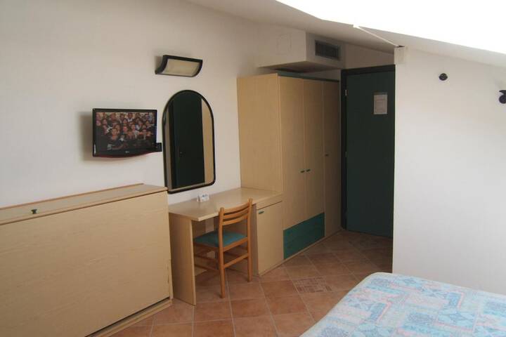 Room 15 of 47