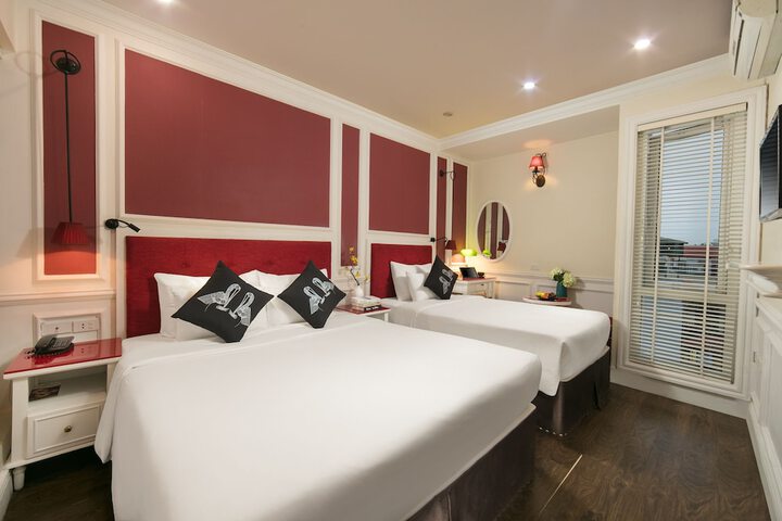 Room 12 of 48