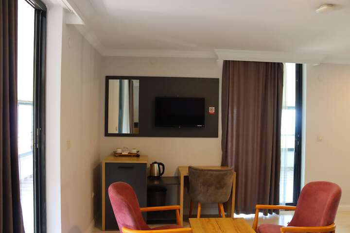 Room 17 of 90