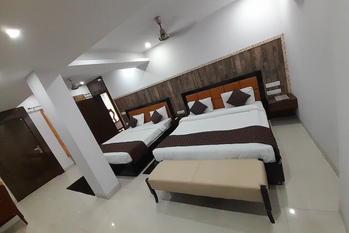 Room 3 of 29