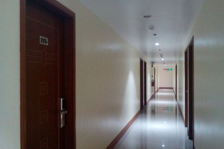 Ballroom/Hall 13 of 18