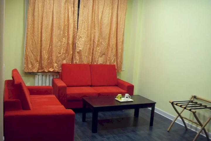 Room 3 of 8