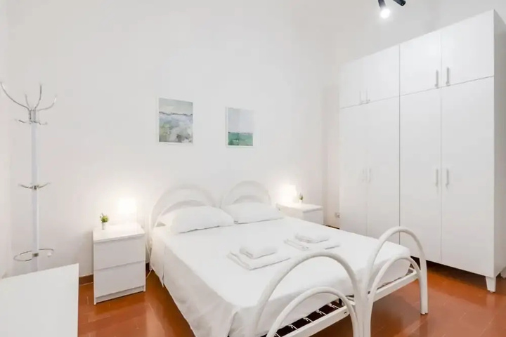 Room 3 of 11
