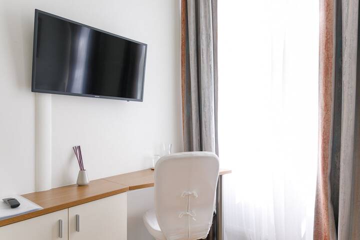 Room 13 of 22