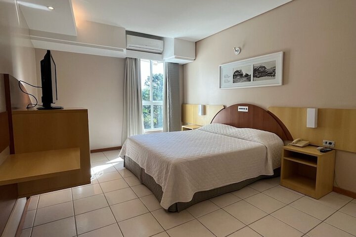 Room 3 of 33
