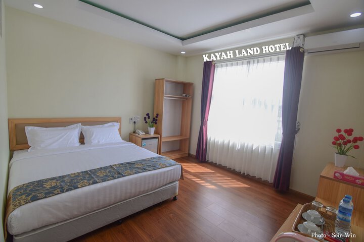 Room 4 of 33