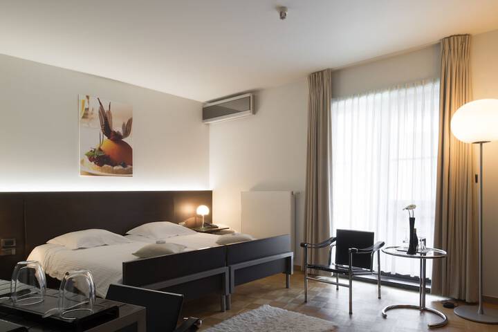 Room 6 of 40