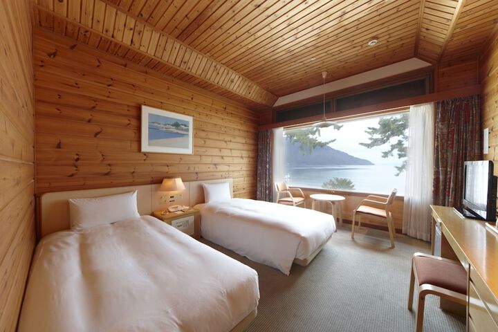Room 4 of 44