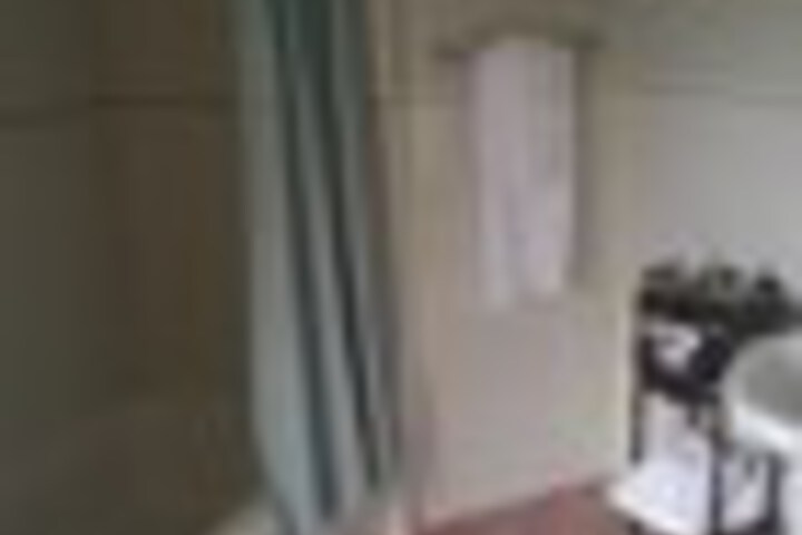 Room 131 of 198