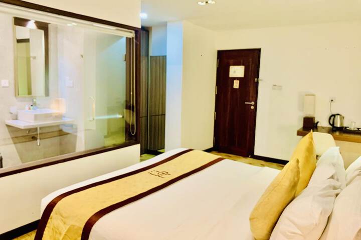 Room 10 of 29