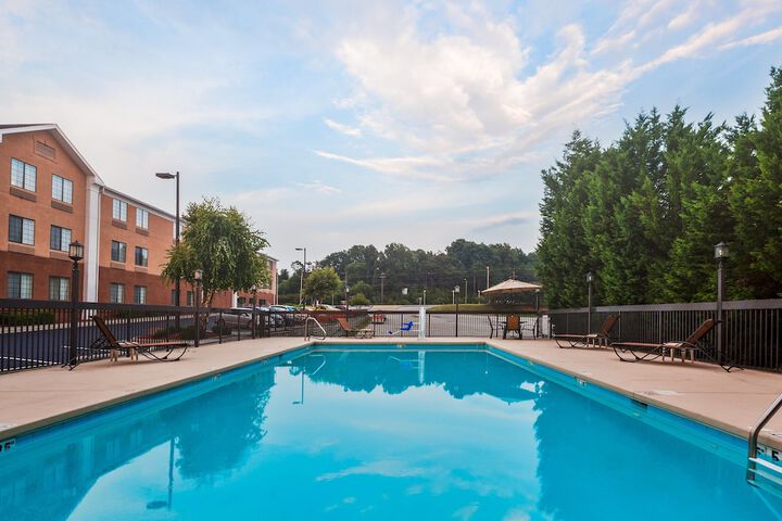 Pool 17 of 35