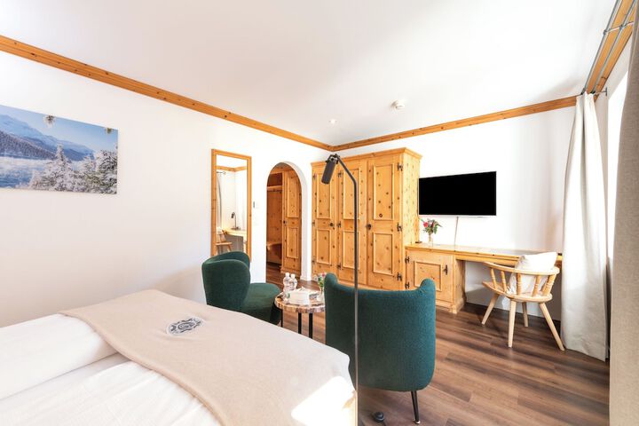 Room 10 of 72