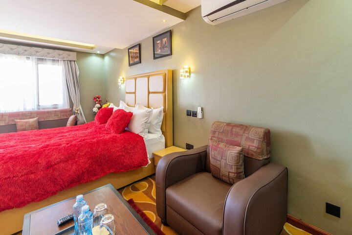 Room 14 of 93
